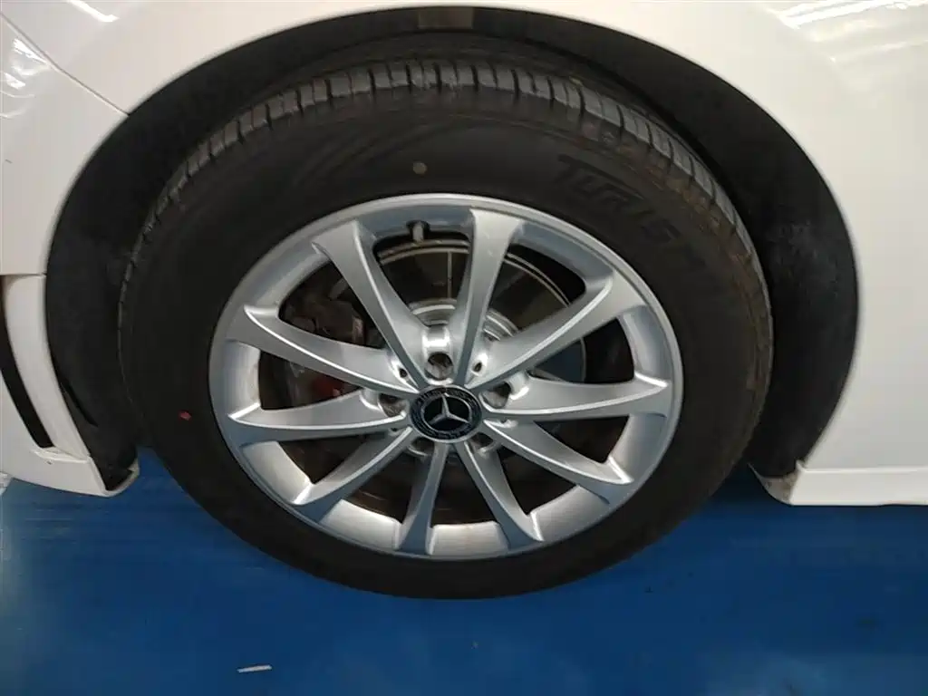 Mercedes-Benz A-Class 2020 Facelift A 200 L Sport Sedan Dynamic фото 23