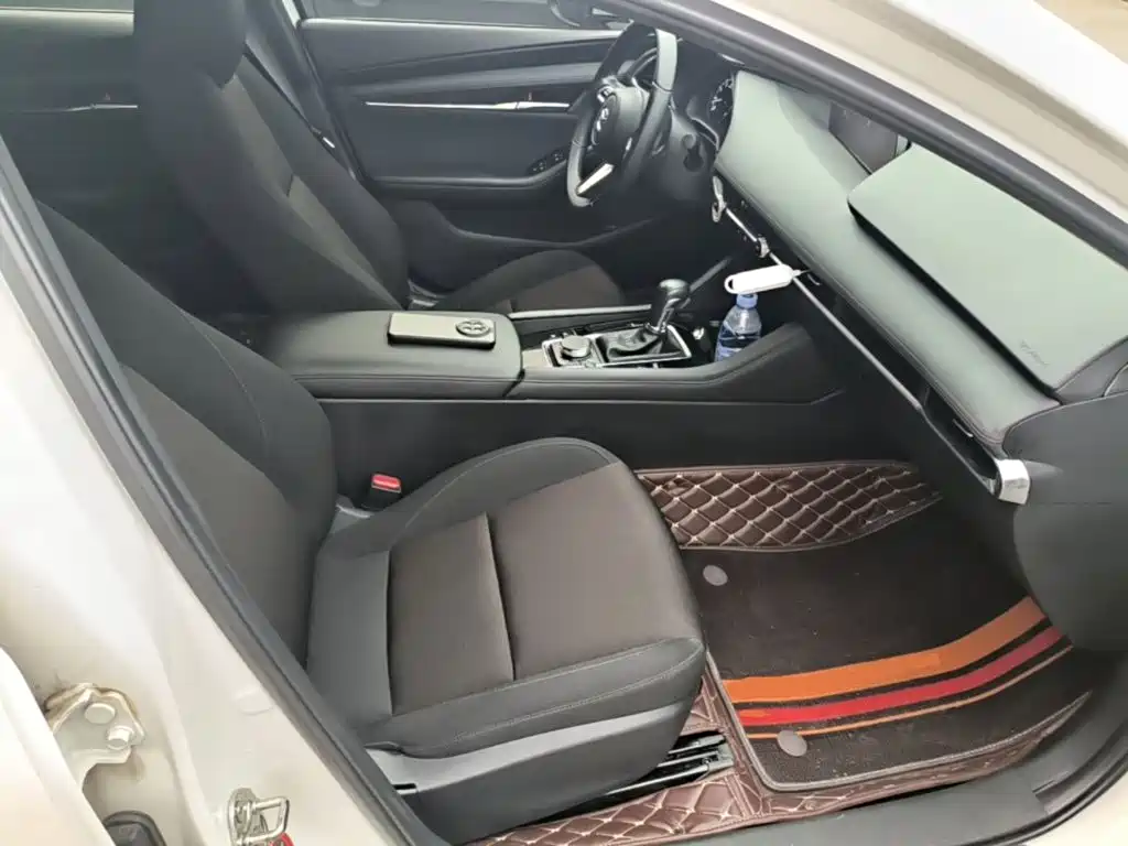 Mazda Mazda3 Axela 2025 2023 2.0L Auto Zhixuan