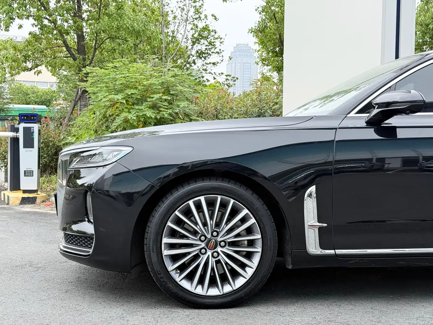 Hongqi H9 2020 2.0T Smart Connection Qi Xiang Edition фото 17