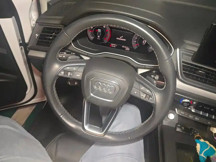 Фото 15 - Audi Q5L