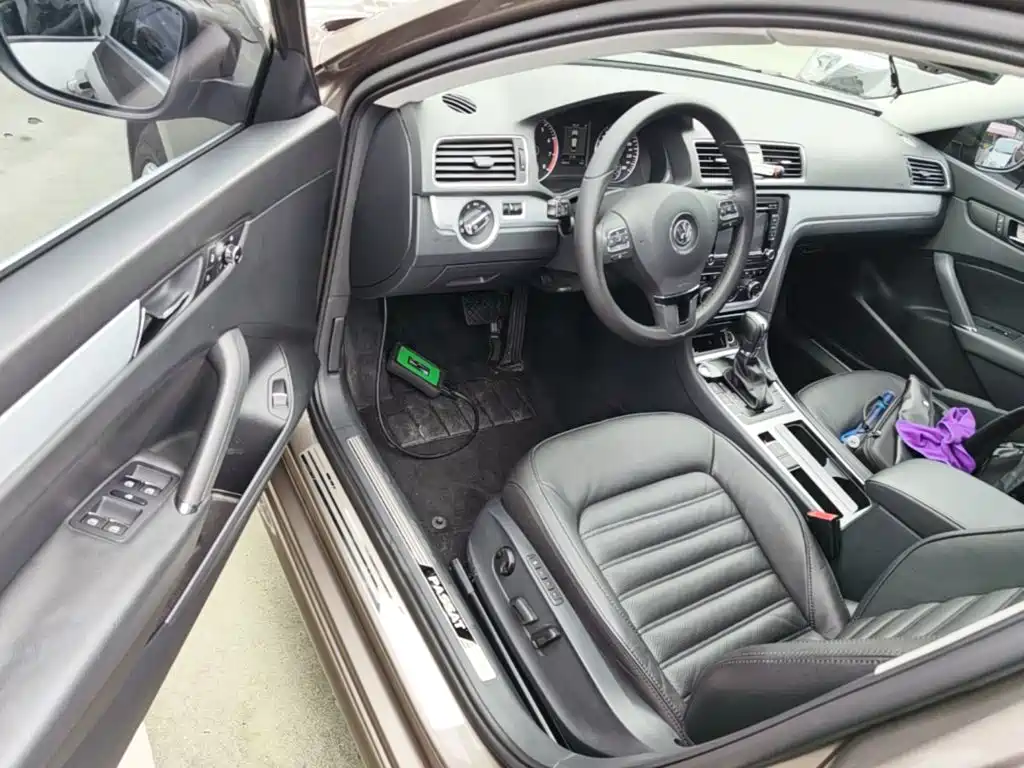 Photo 16 - Volkswagen Passat
