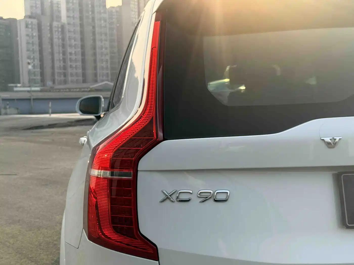 VOLVO XC90