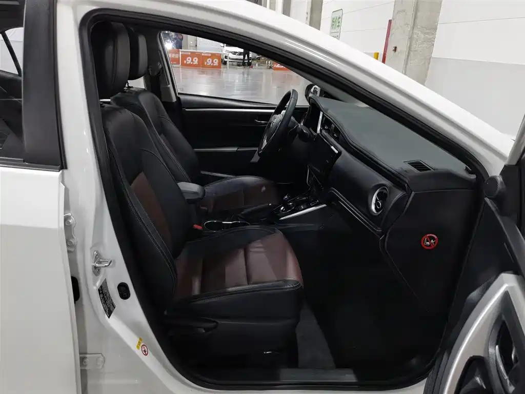 Toyota Corolla 2018 Hybrid 1.8L E-CVT Smart Edition фото 23