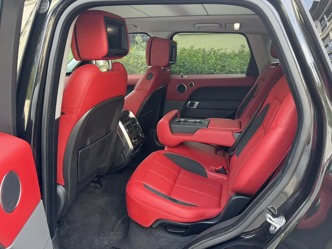 Land Rover Range Rover Sport 2022 3.0 L6 Gloss Black Edition фото 10