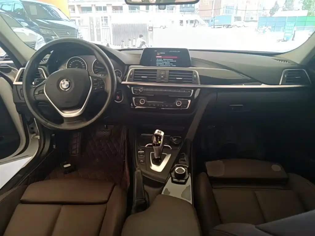 BMW 3 Series 2018 320Li Fashion Style фото 10