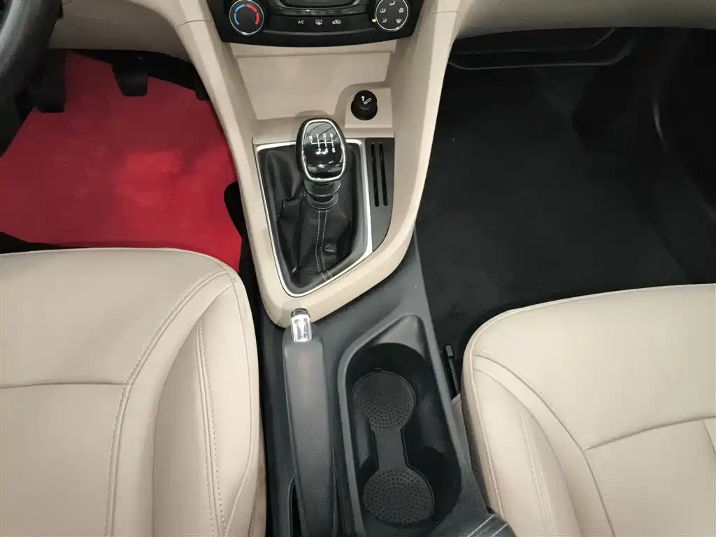 Buick Excelle 2019 15T Manual Elite Type China VI фото 14