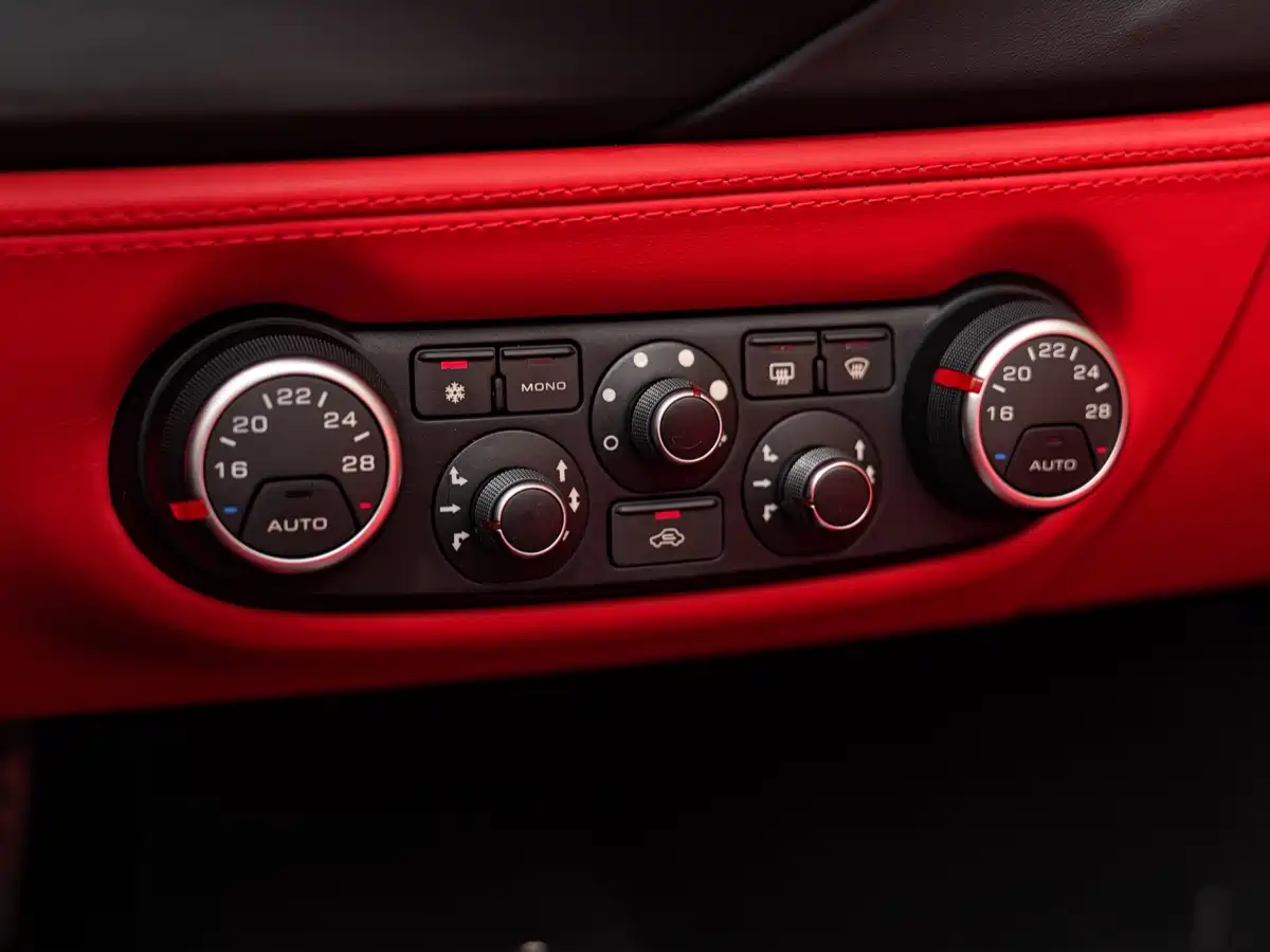 Ferrari 488 2019 2015 488 Spider