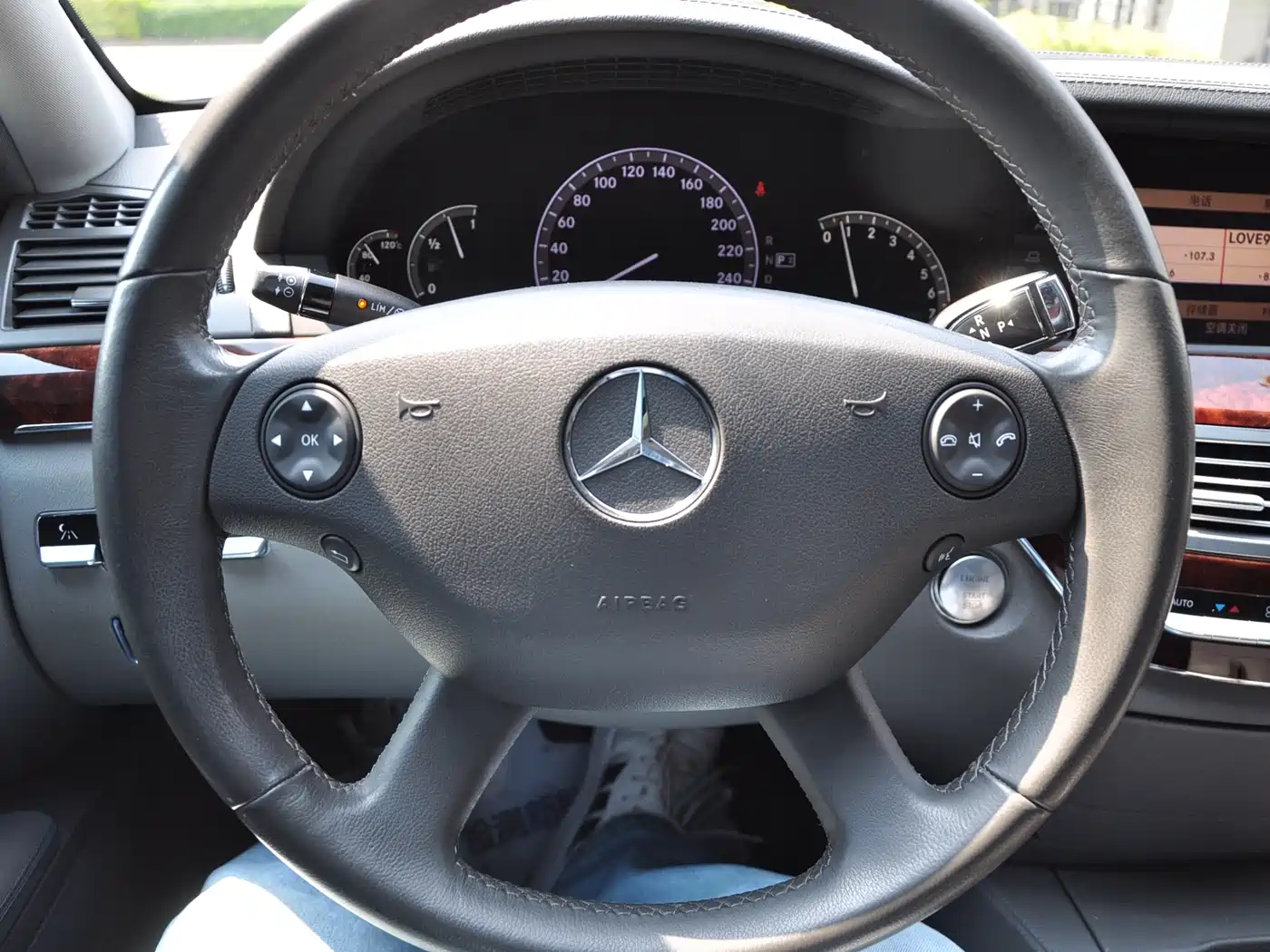 Mercedes-Benz S-Class фото 8