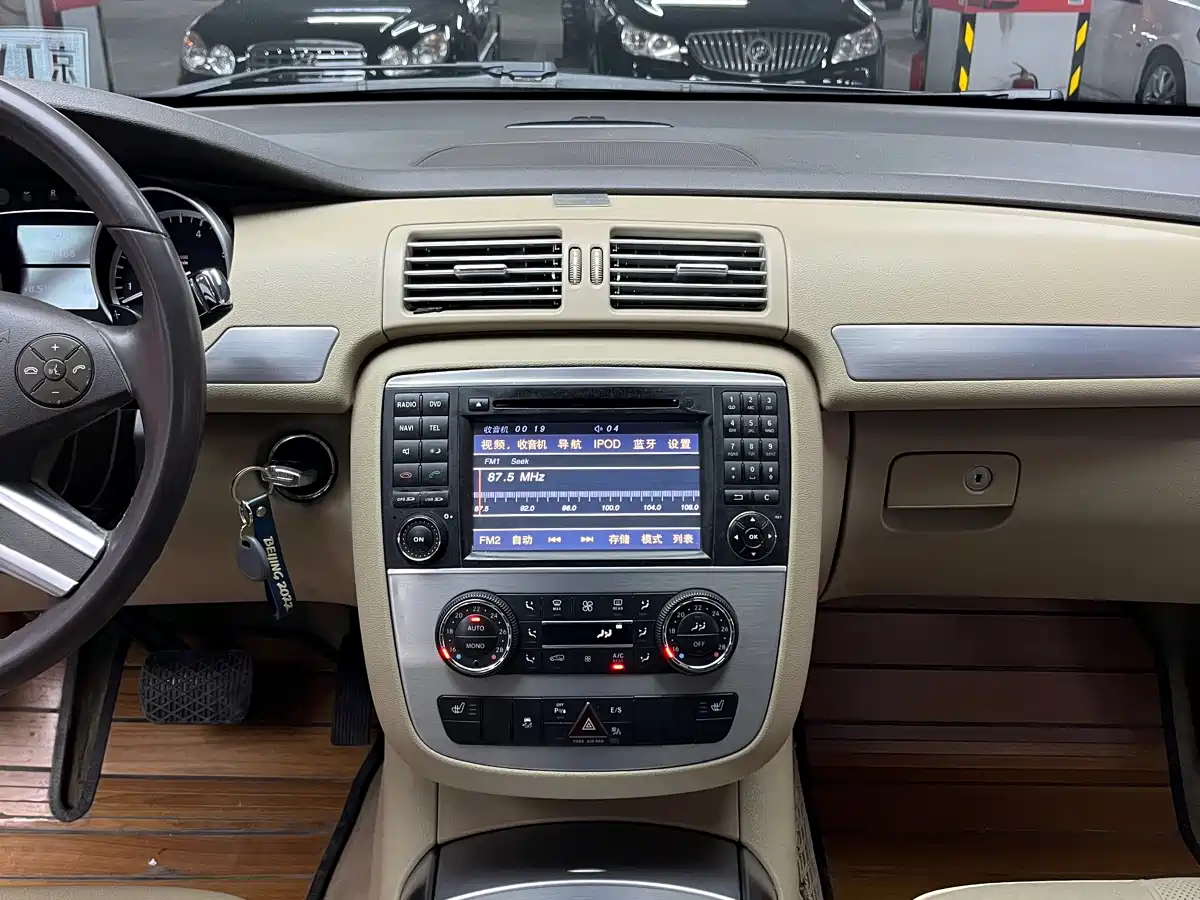 Mercedes-Benz R-Class 2011 R 300 L Business Class фото 16
