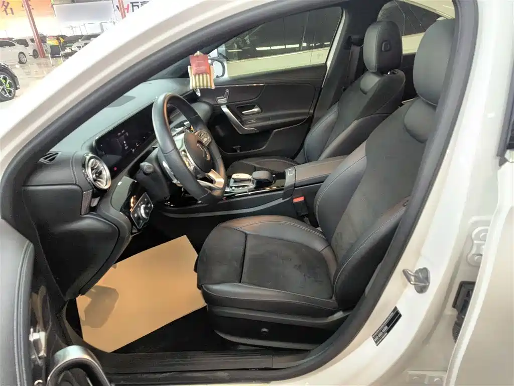 Mercedes-Benz A-Class 2022 Facelift III A 200 L Sport Sedan Fashion фото 15