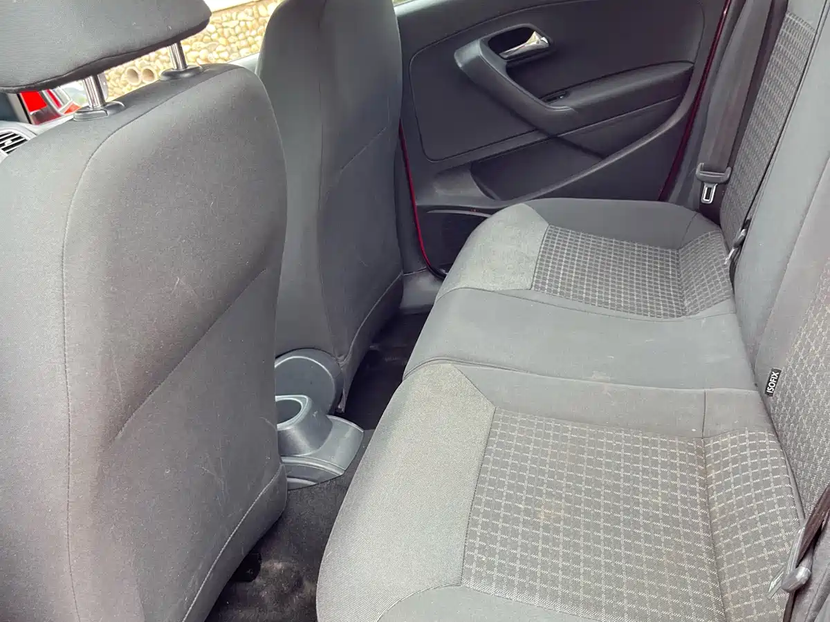 Volkswagen Polo 2016 1.6L Automatic Comfort фото 6