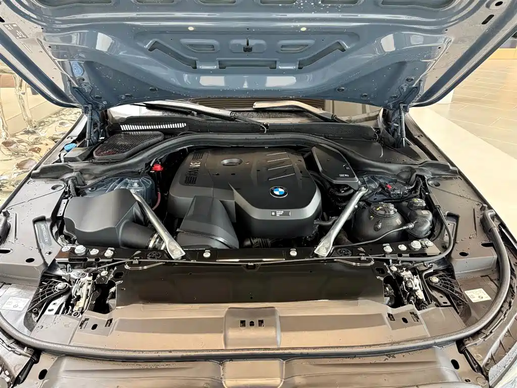 BMW 5 Series 2024 530Li Leading M Sport Package фото 12