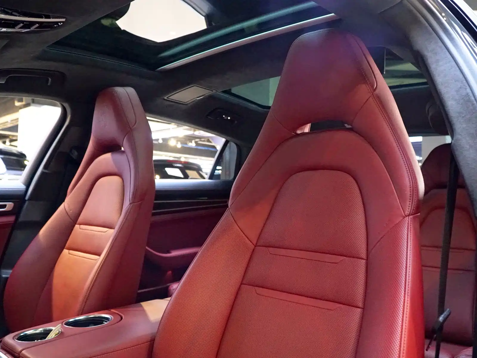Фото 8 - Porsche Panamera