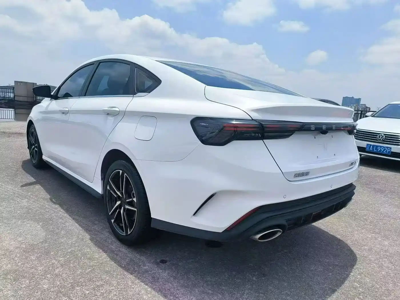 Фото 7 - Geely Binrui