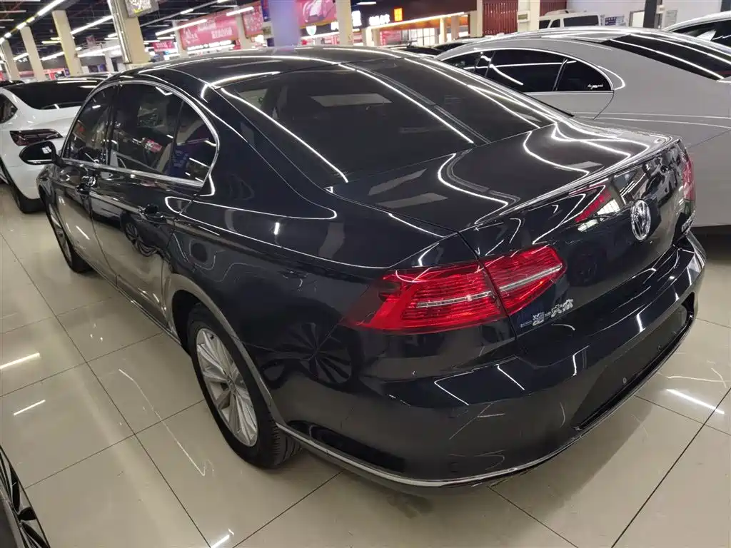 Volkswagen Magotan 2018 330TSI DSG Leading фото 23