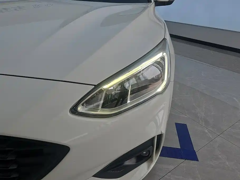 Фото 5 - Ford Focus