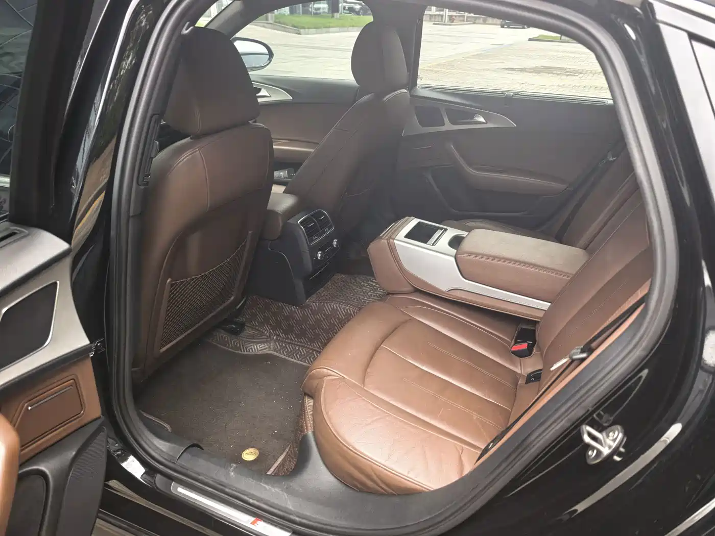 Фото 4 - Audi A6L