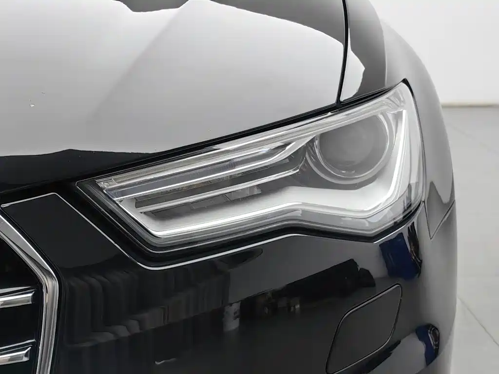 Photo 7 - Audi A6L