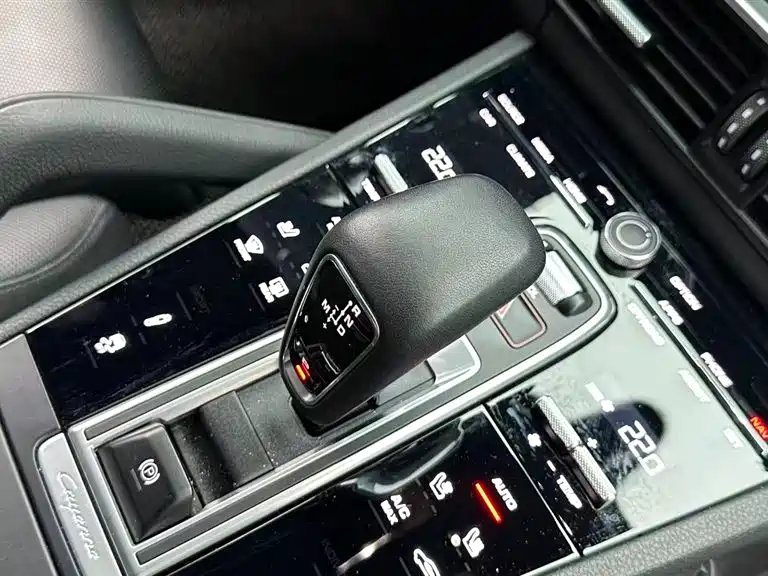 Porsche Cayenne 2019 Cayenne Coupé 3.0T фото 14