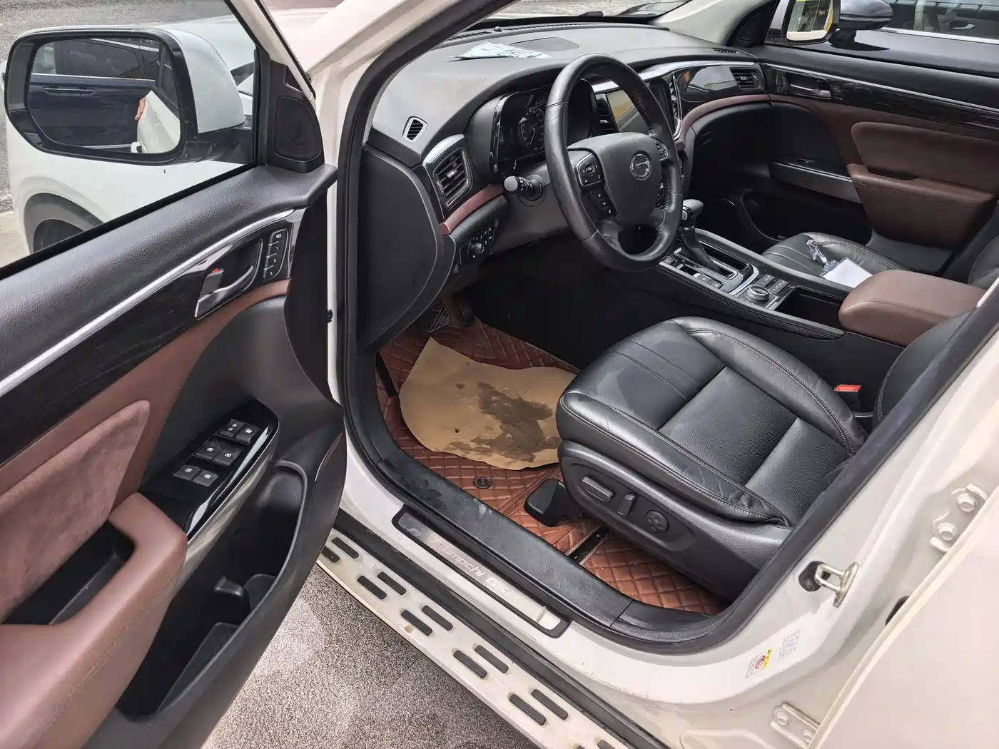 GAC Trumpchi Trumpchi GS8 2017 320T AWD Luxury Smart Connect (7-Seater) фото 4