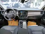 Photo 14 - Volvo V90