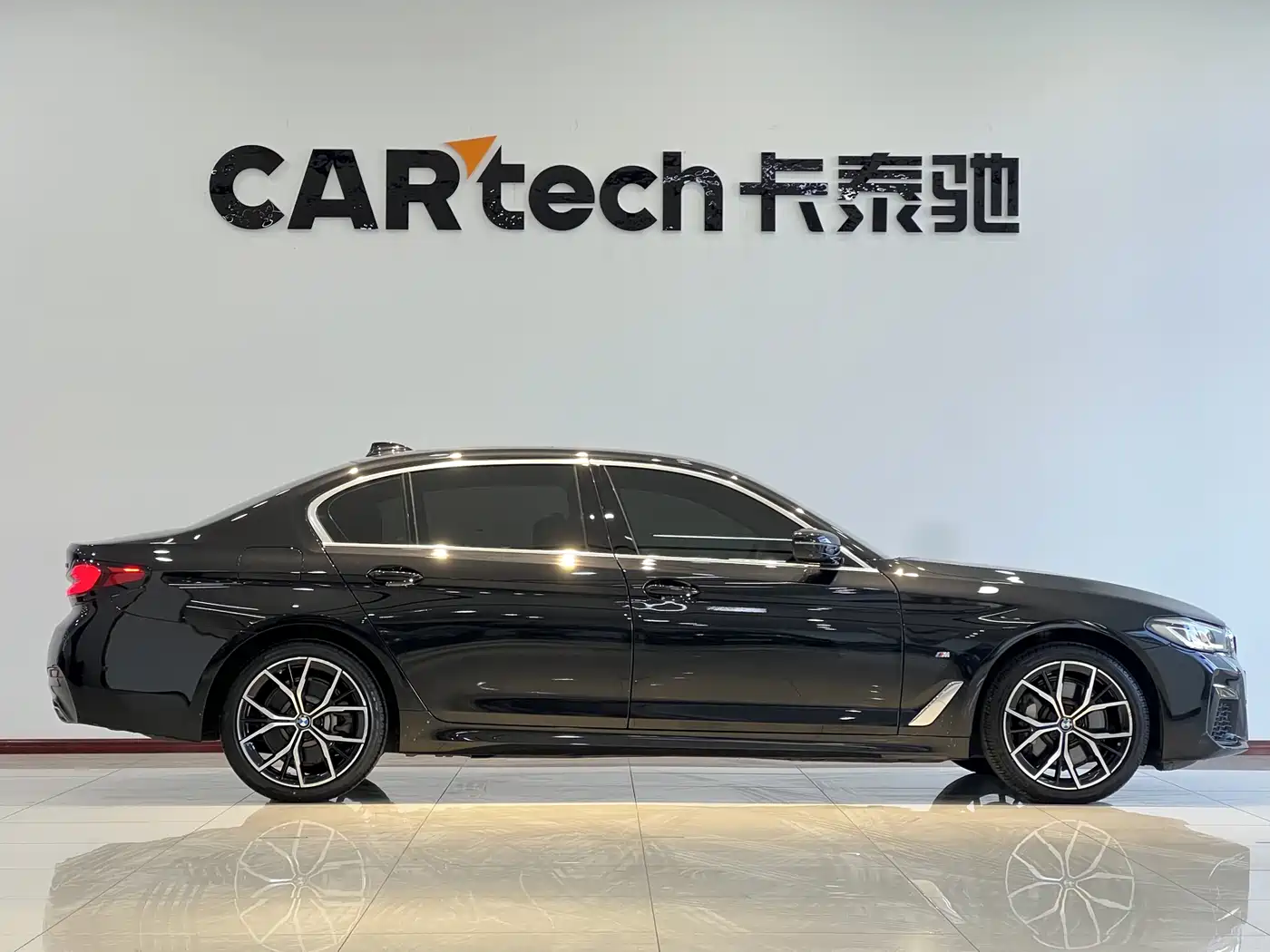BMW 5 Series 2022 Model Third Facelift 530Li Premium M Sport Package фото 4