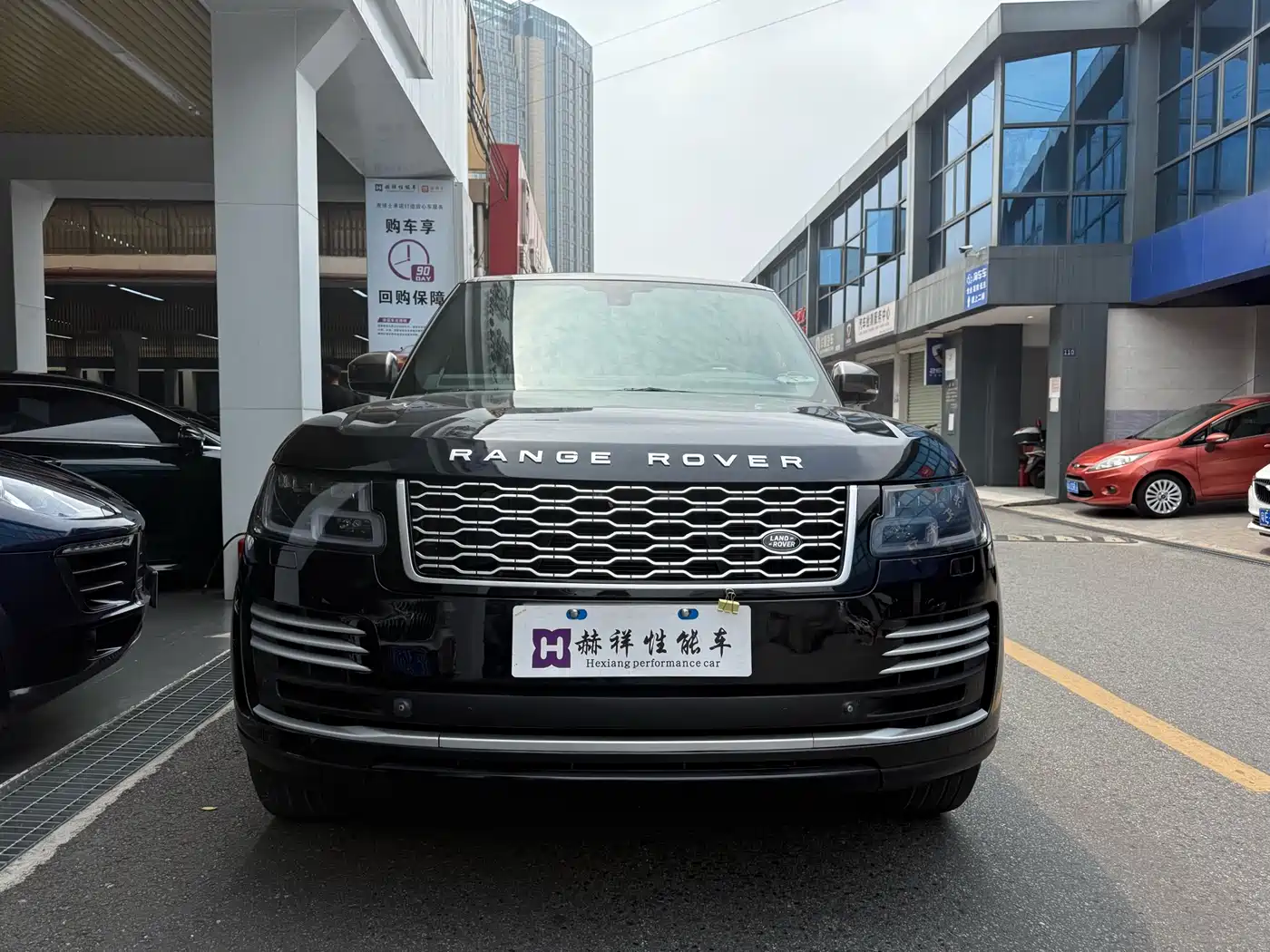 Land Rover Range Rover 2017 3.0 SC V6 Golden Age Edition фото 3