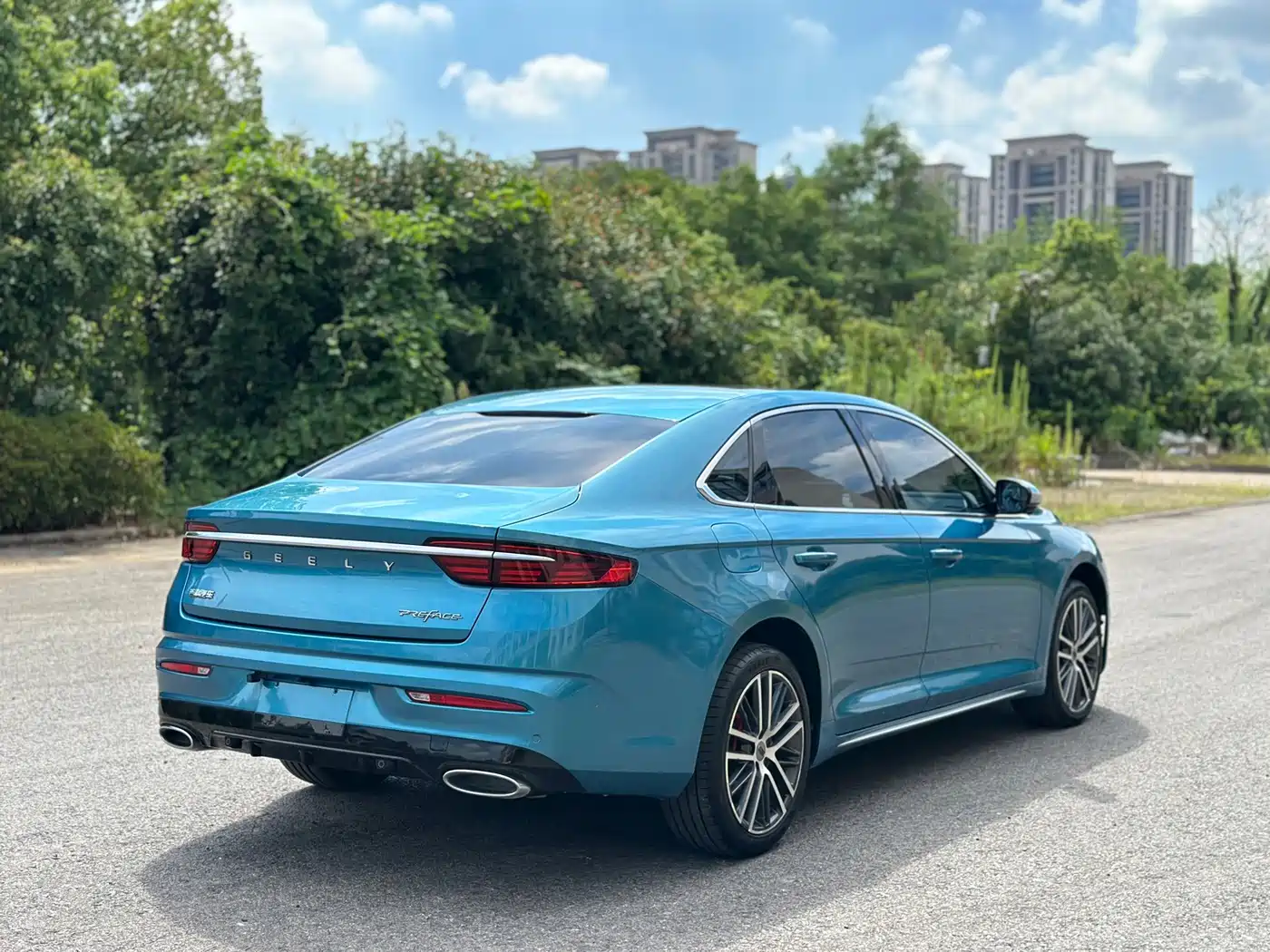 Фото 4 - Geely Preface