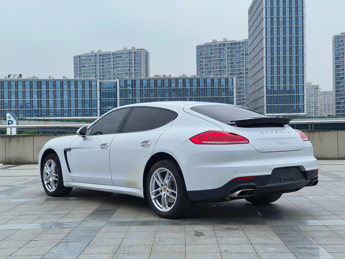 Porsche Panamera 2016 Panamera Edition 3.0T фото 16