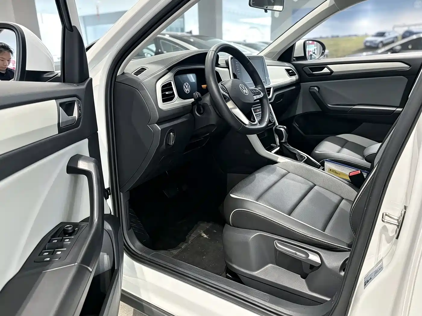 Фото 6 - Volkswagen T-ROC