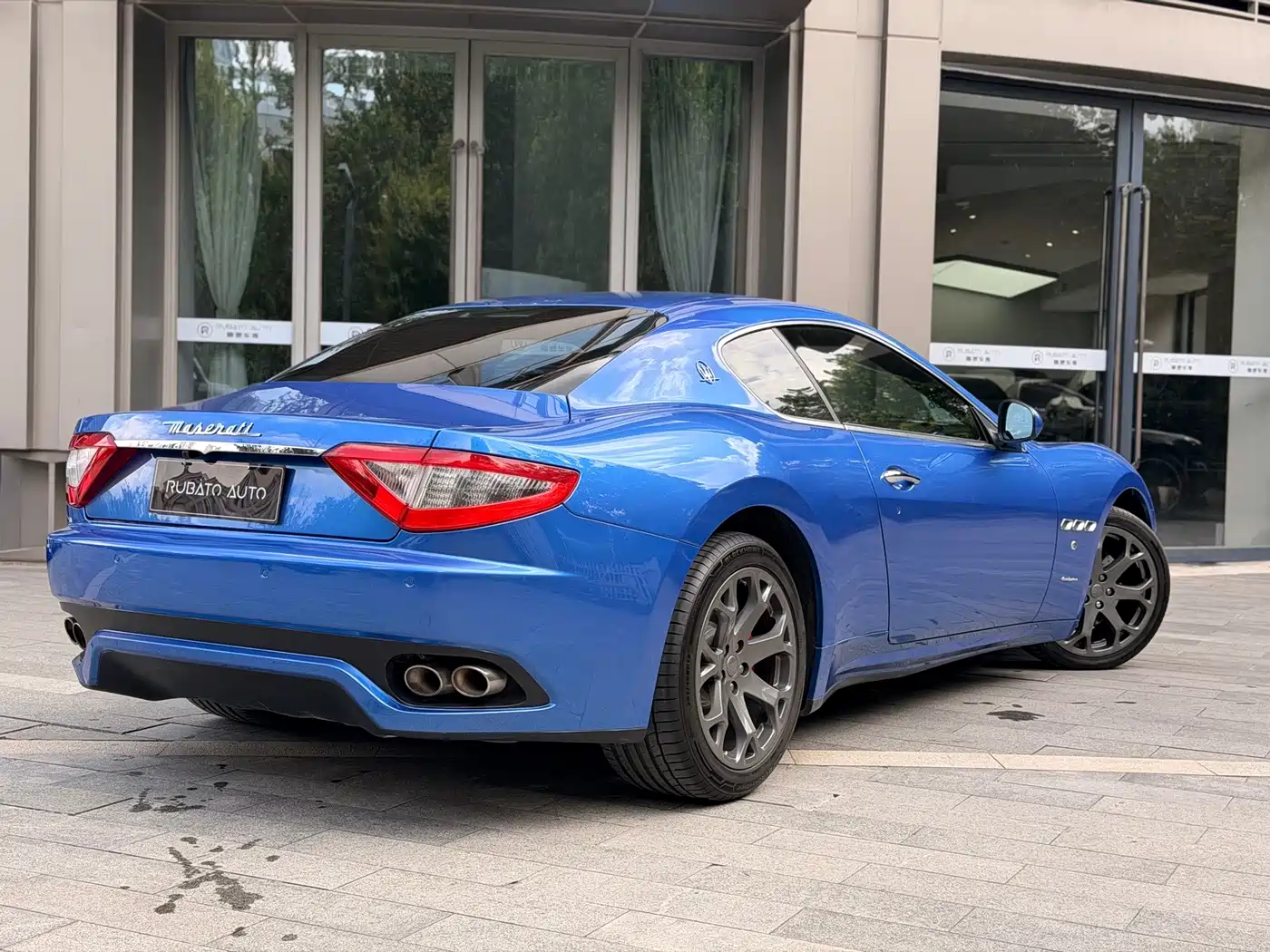 Maserati GranTurismo 2015 2007 4.2L Standard