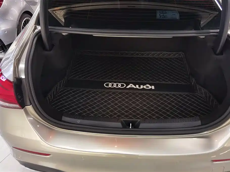 Mercedes-Benz A-Class 2019 A 180 L Sport Sedan фото 4