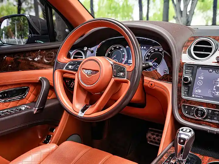 Bentley Bentayga 2016 6.0T Standard Edition фото 12