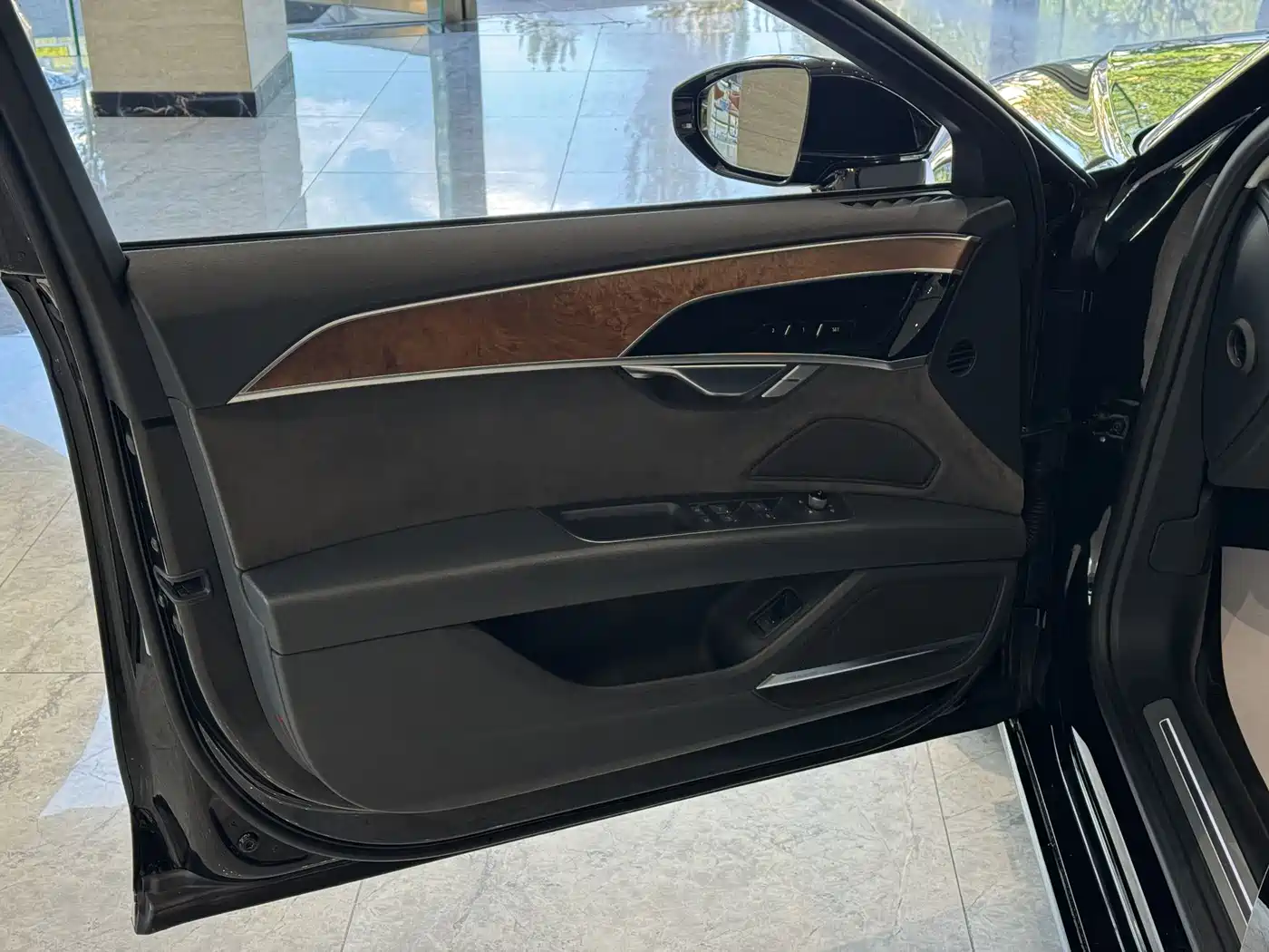 Audi A8 2018 A8L 55 TFSI quattro Launch Premium фото 6