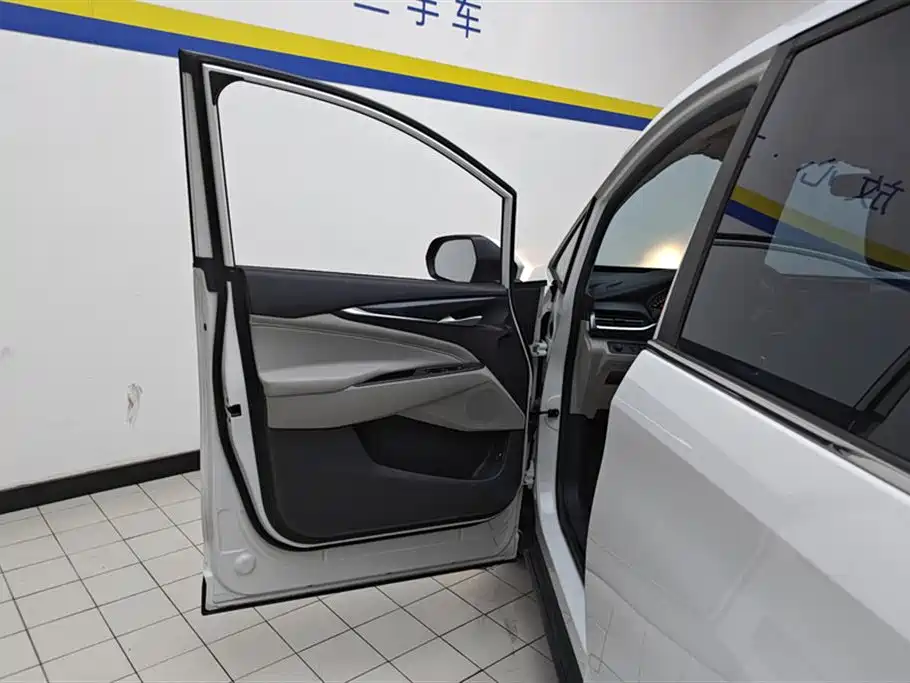 SAIC MAXUS CHASE G50