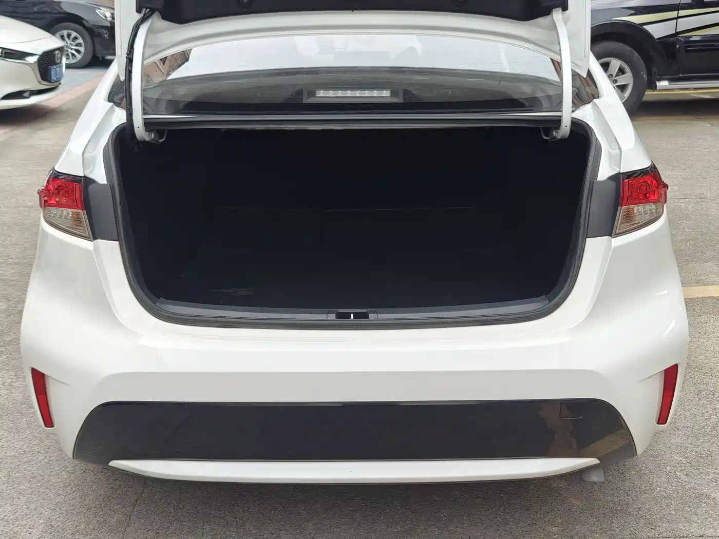 Toyota Levin 2022 185T CVT Luxury Edition фото 4
