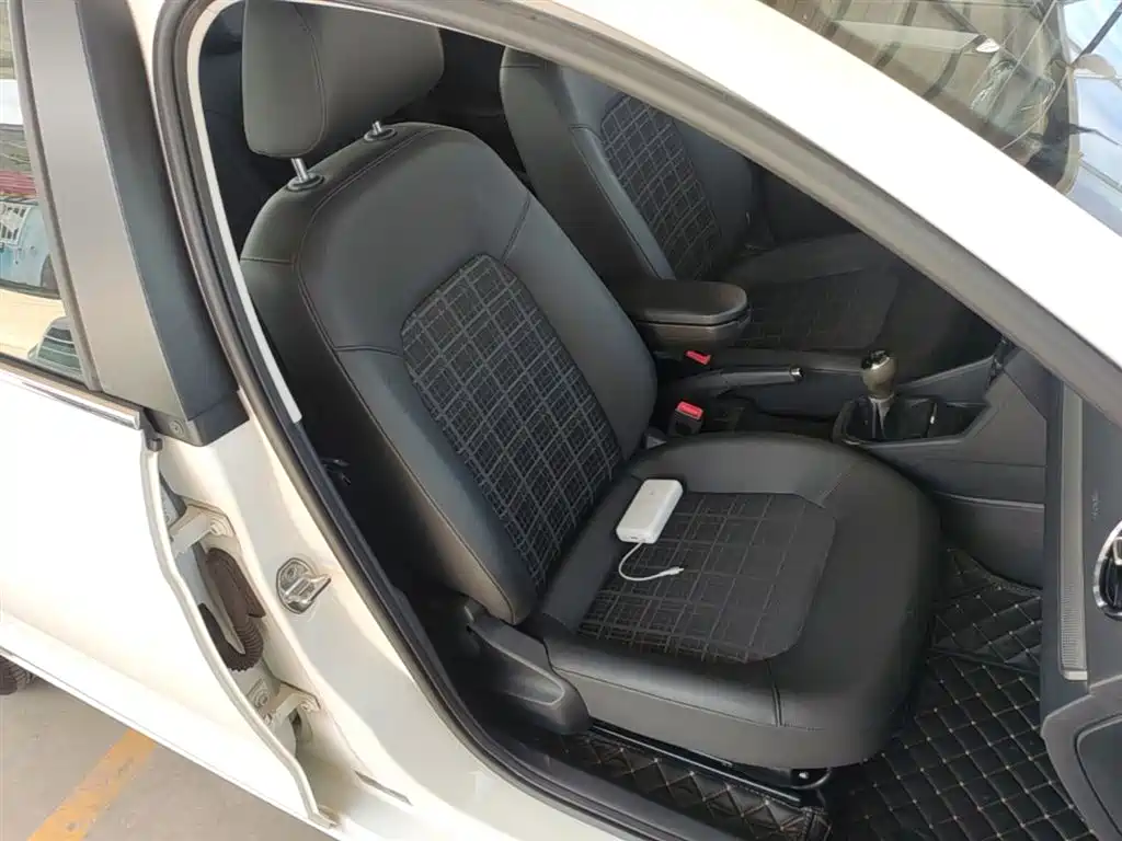 Volkswagen Jetta 2017 1.5L Manual Comfort фото 24
