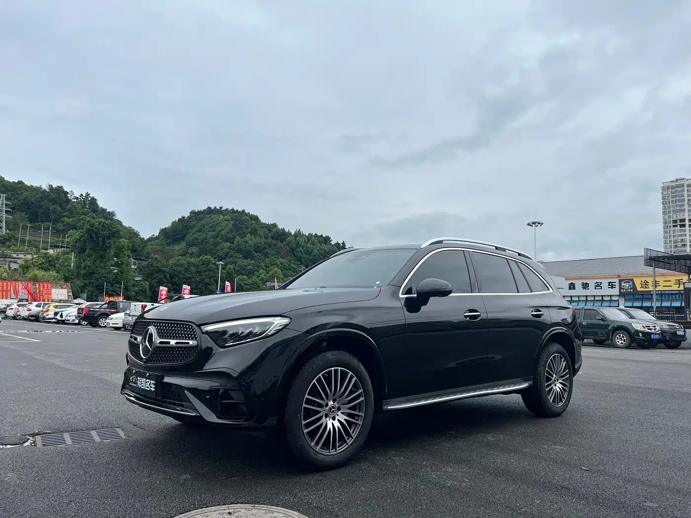 MERCEDES-BENZ GLC