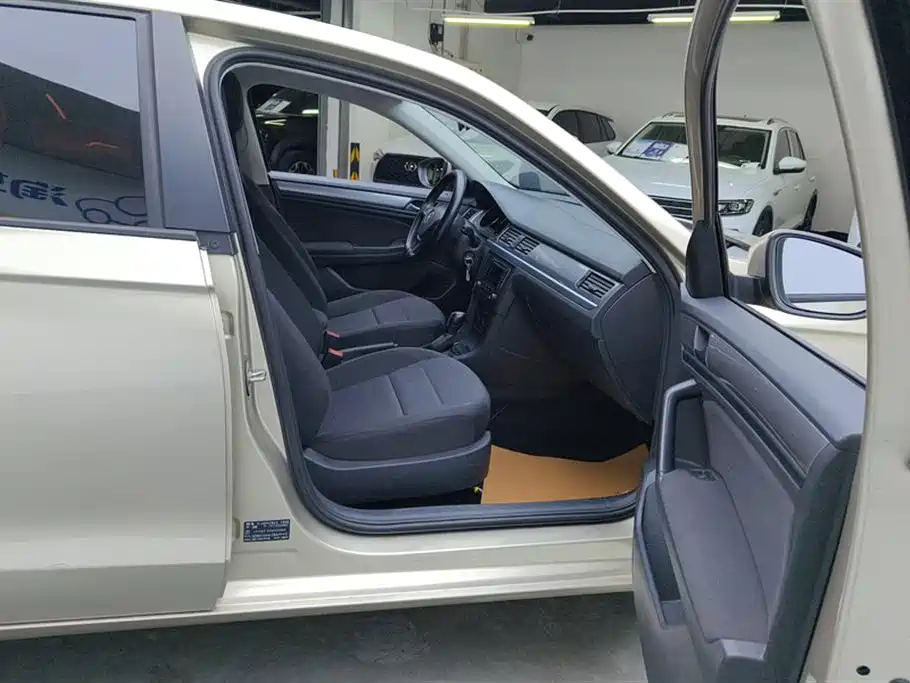 Volkswagen Bora 2018 1.5L Automatic Fashion фото 8