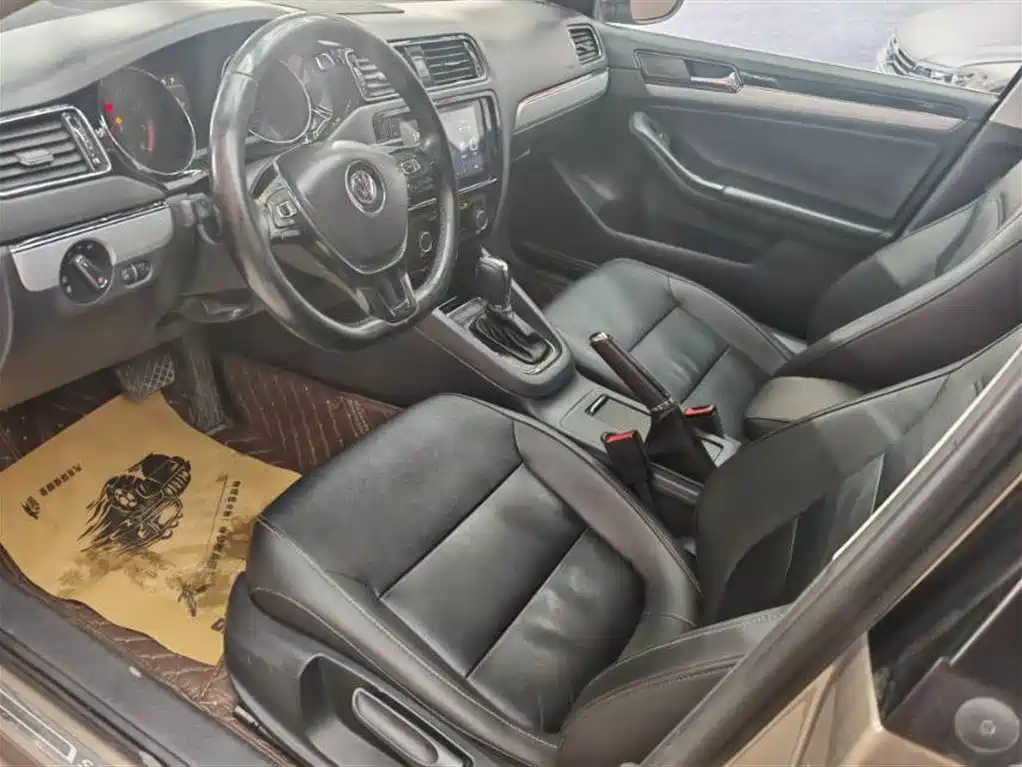 Volkswagen Sagitar 2015 230TSI Automatic Comfort фото 5