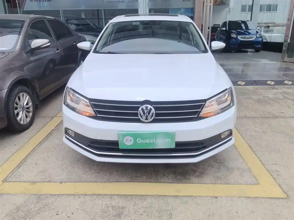 Volkswagen Sagitar 2016 230TSI 25th Anniversary Edition фото 3