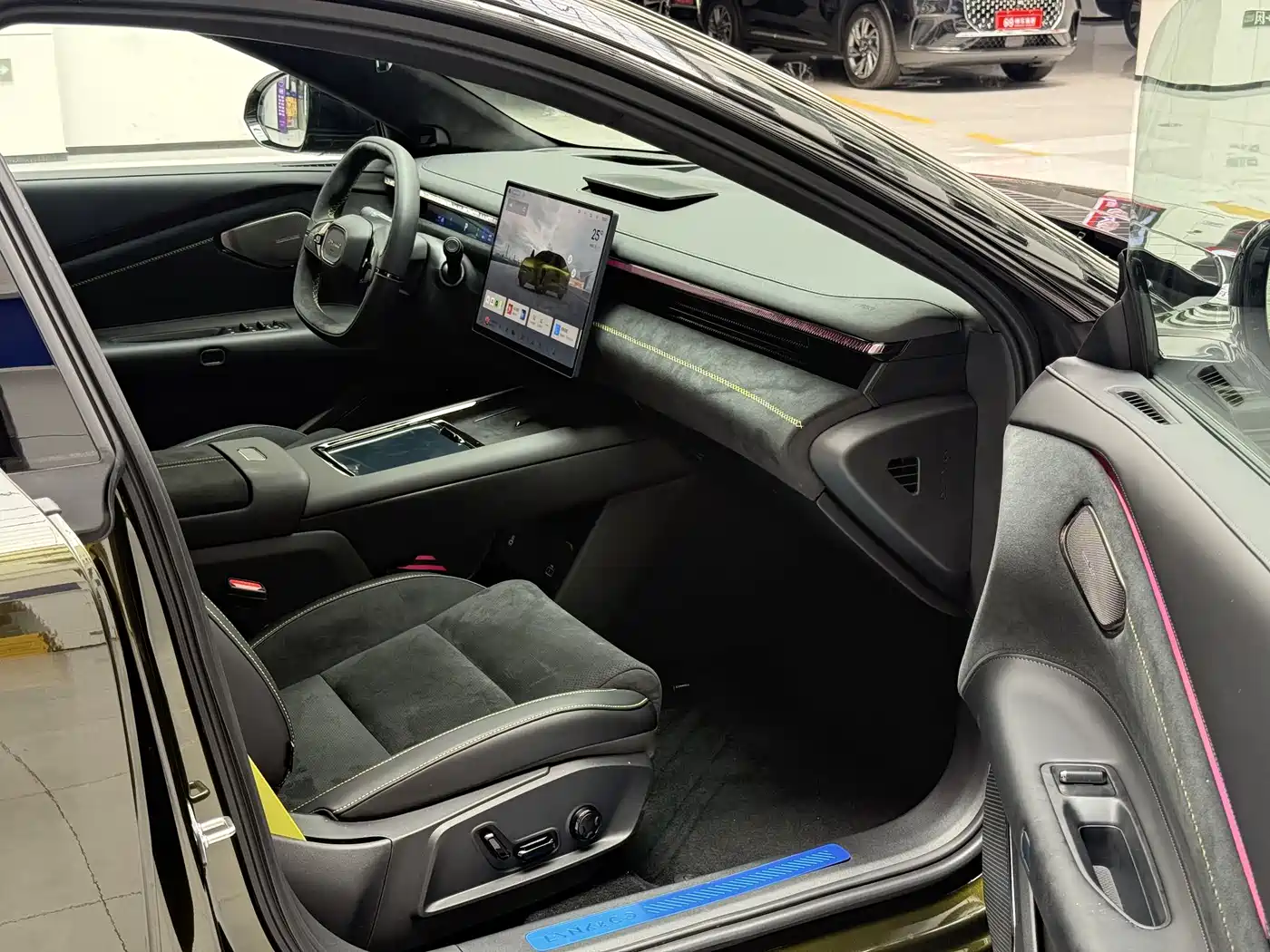Lynk & Co 10 EM-P 2025 Facelift 240 AWD Ultra Sport Edition фото 9