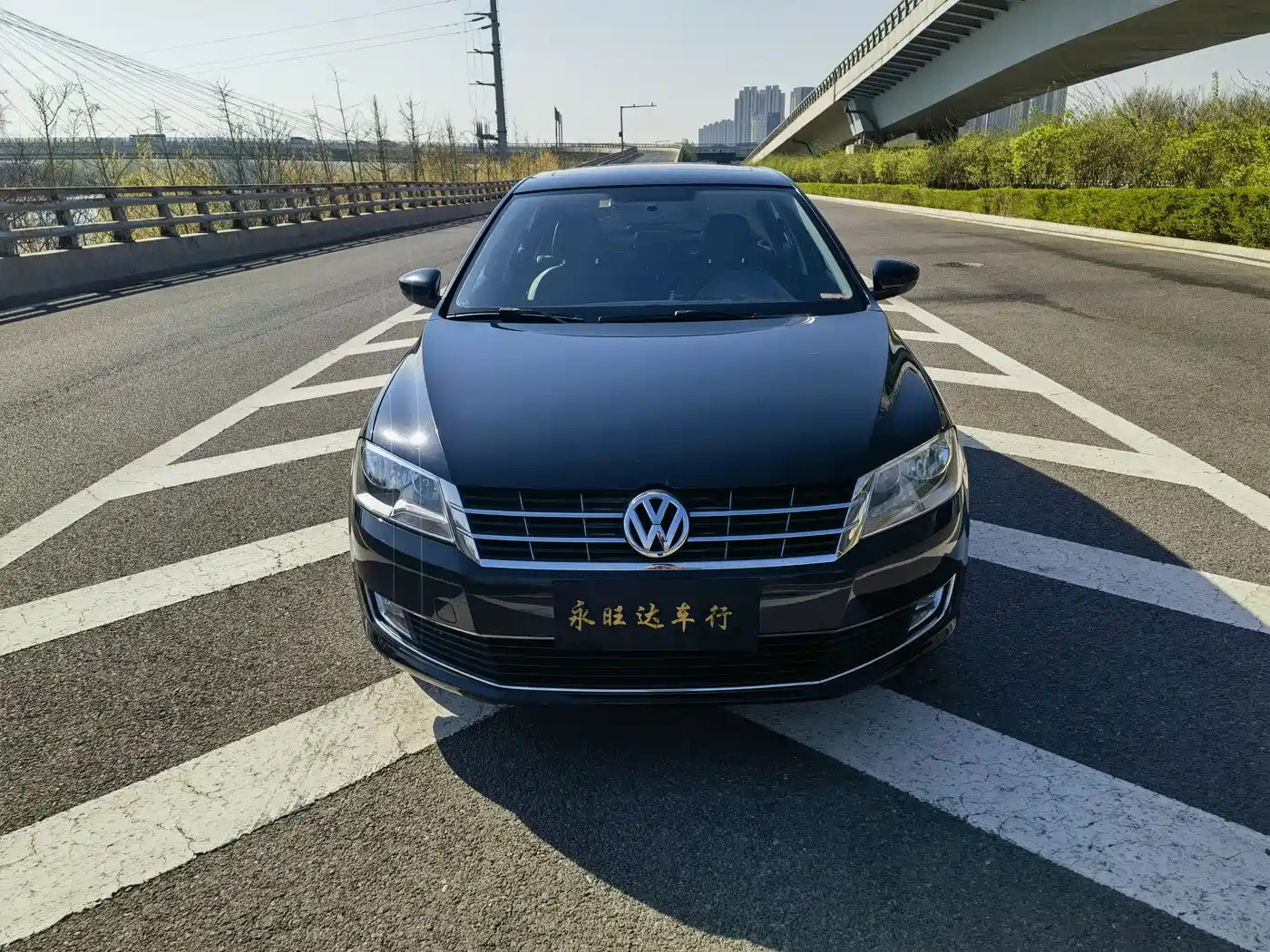 Volkswagen Lavida 2013 Facelift Classic 1.6L Manual Comfort фото 2