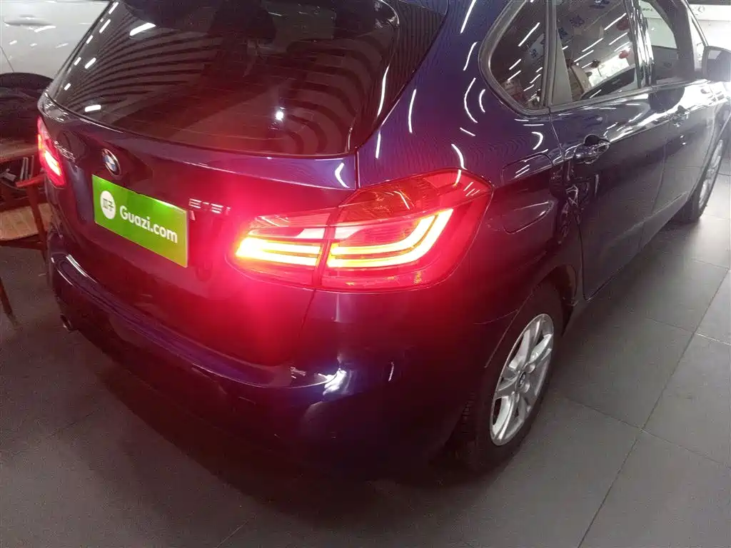 BMW 2 Series Touring 2016 218i Leading фото 24