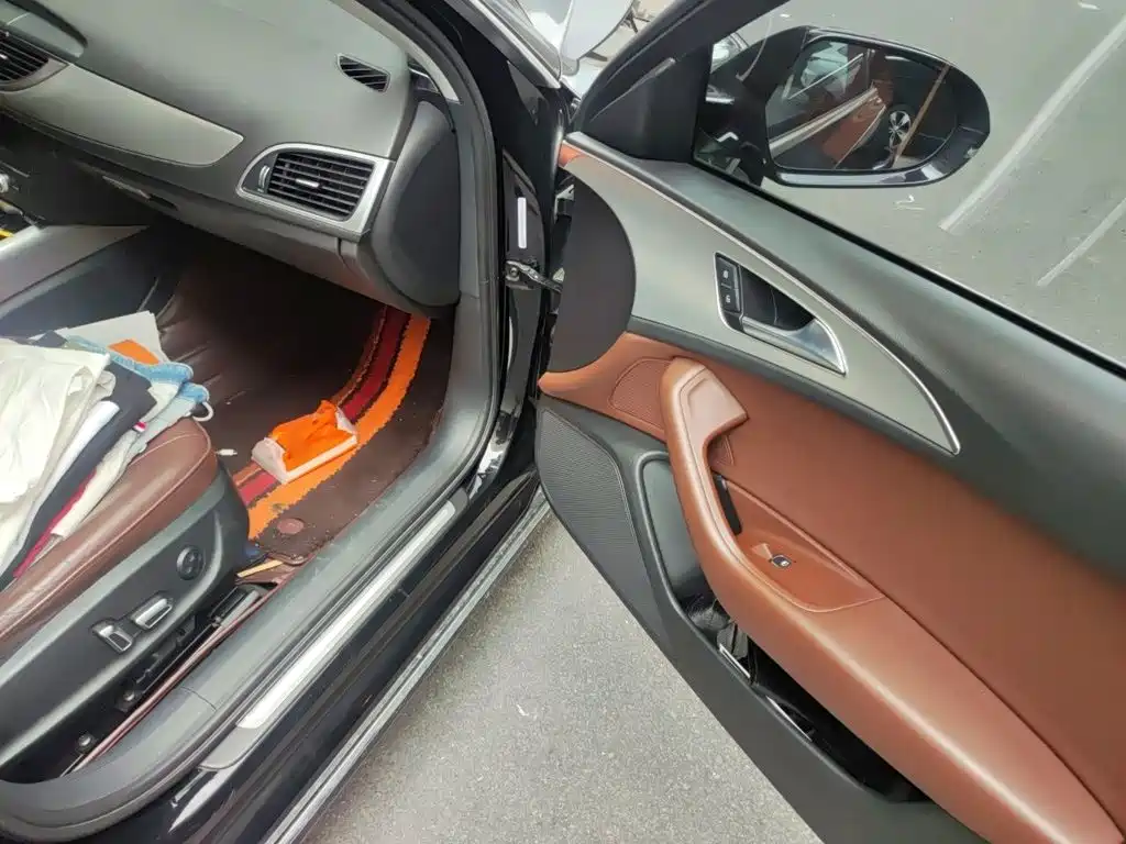 Фото 18 - Audi A6L