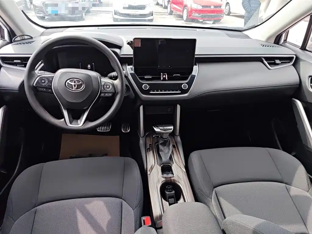 Toyota Frontlander 2023 2.0L CVT Leading Edition фото 6