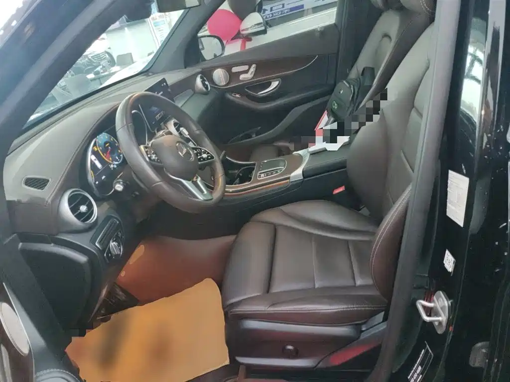 MERCEDES-BENZ GLC