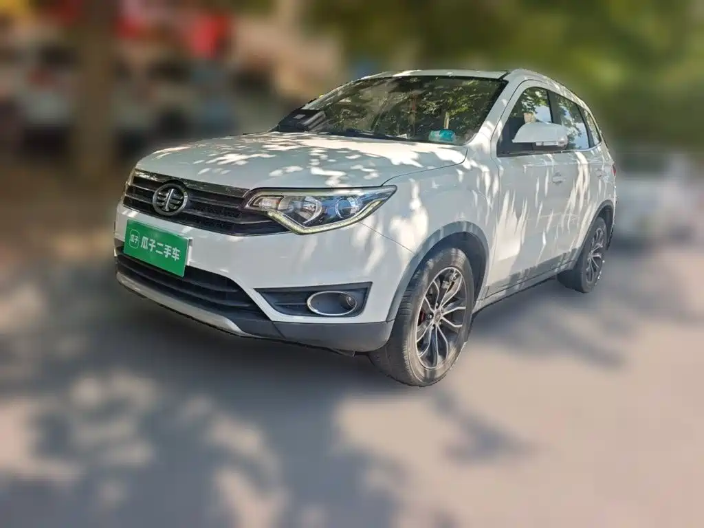 FAW Senya R7 2017 2017 Model 1.6L Manual Luxury
