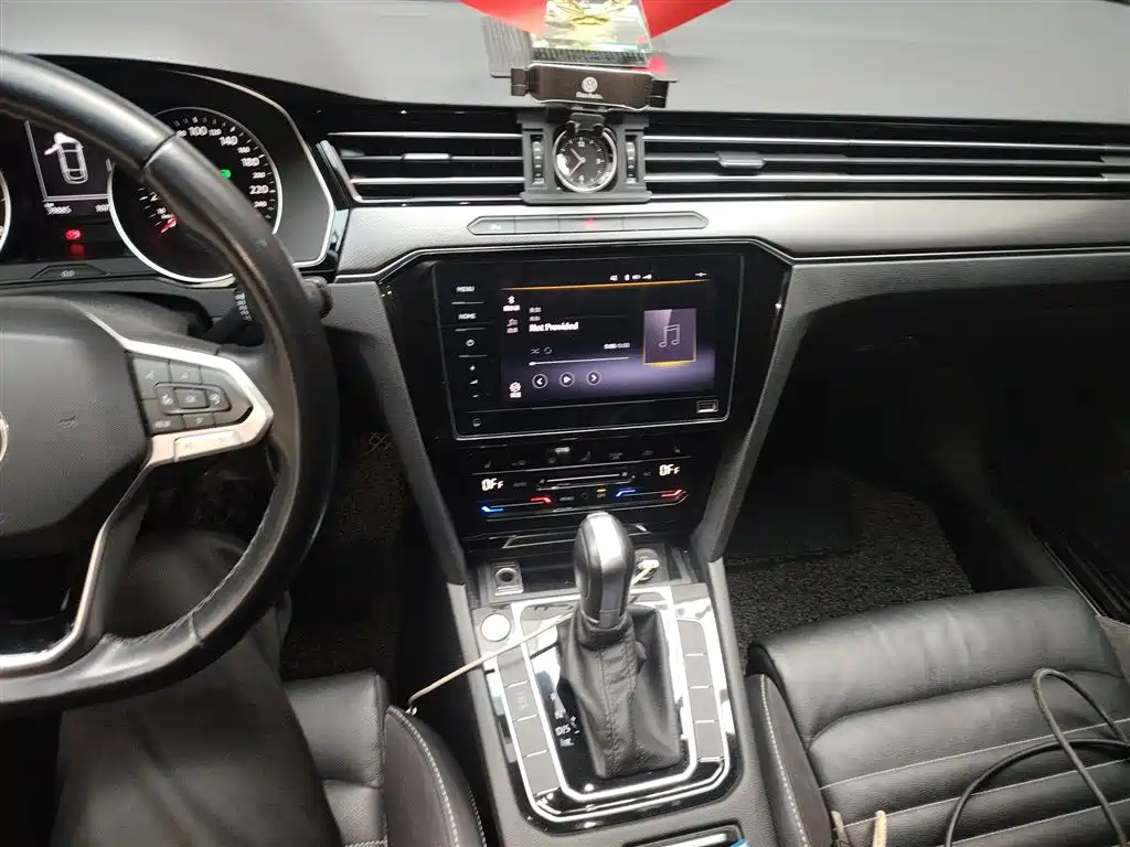 Volkswagen Magotan 2020 330TSI DSG Leading фото 6