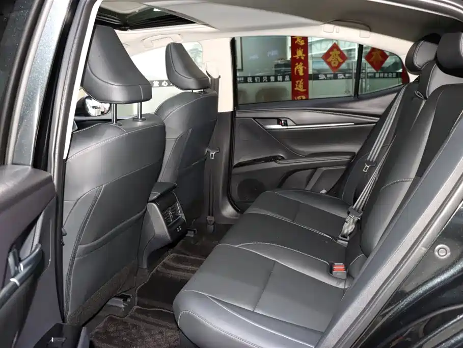 Toyota Camry 2024 Hybrid 2.0HGVP Luxury Edition фото 11